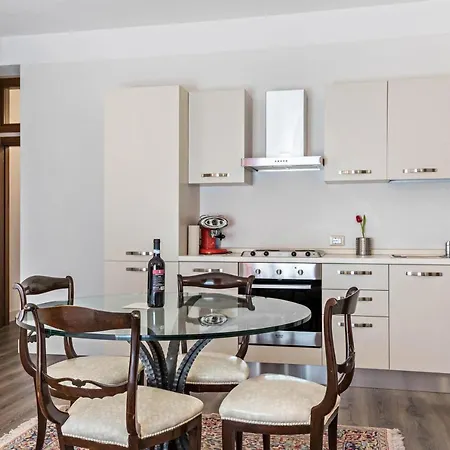 Gemini 2 Apartment *